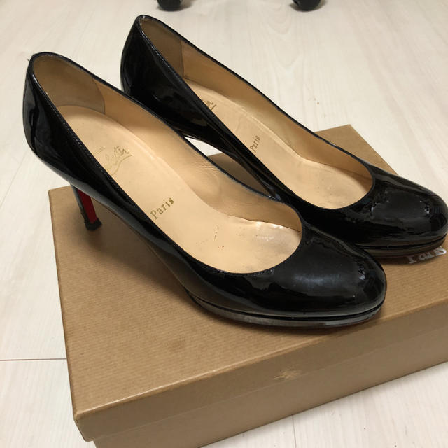 Christian Louboutin ルブタン エナメルパンプス 25.5cm-