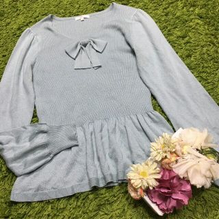 トゥービーシック(TO BE CHIC)のTo be chic レディリボンタイ付きニットトップス(ニット/セーター)