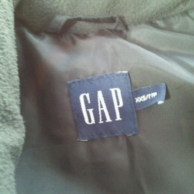 GAP(ギャップ)のGAP ダウンベスト 美品 レディースのジャケット/アウター(ダウンベスト)の商品写真