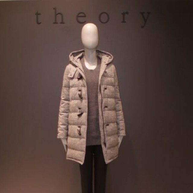 theory(セオリー)のセオリー theory ☆ ダッフル ダウンコート 定価９.５万  sizeS レディースのジャケット/アウター(ダウンコート)の商品写真