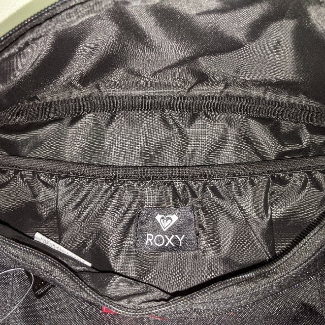 Roxy(ロキシー)の新品　ROXY　ロキシー　ウエストポーチ レディースのバッグ(ボディバッグ/ウエストポーチ)の商品写真