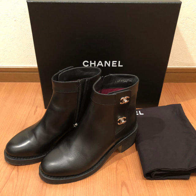 シャネル ターンロック ブーツ CHANEL