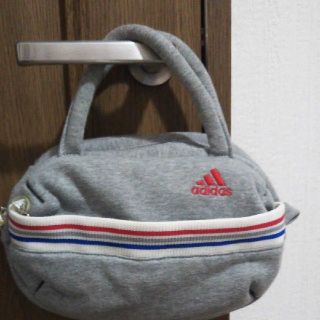 アディダス(adidas)の専用となります。(ポーチ)