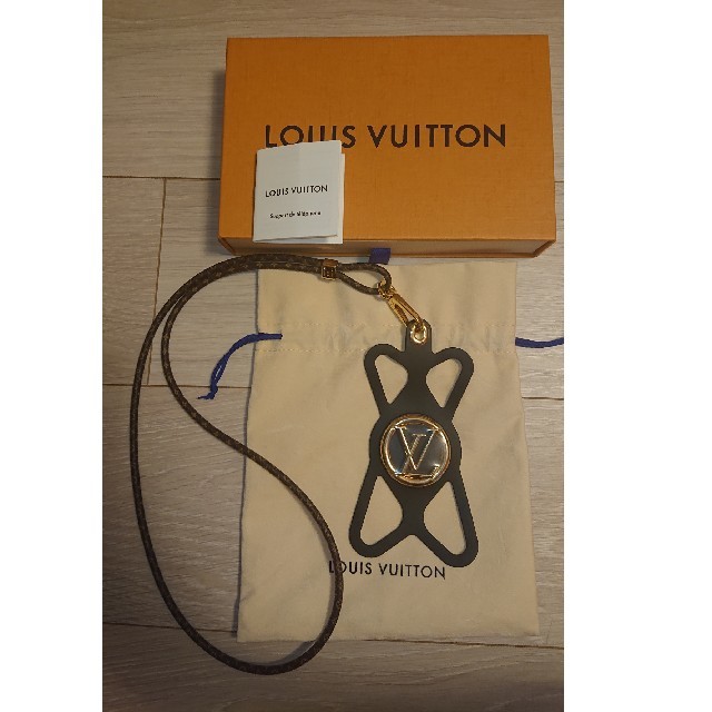 LOUIS VUITTON - ルイヴィトン ルイーズ携帯カバーの通販