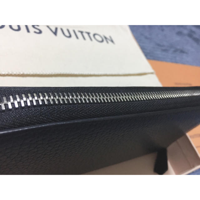 LOUIS VUITTON ジッピーウォレット・ヴェルティカルトリヨンレザー