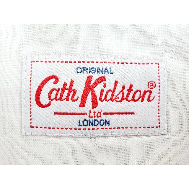 Cath Kidston(キャスキッドソン)の【レア英国刺繍の愛らしさ】キャス・キッドソン　お花畑の刺繍コットントート レディースのバッグ(トートバッグ)の商品写真