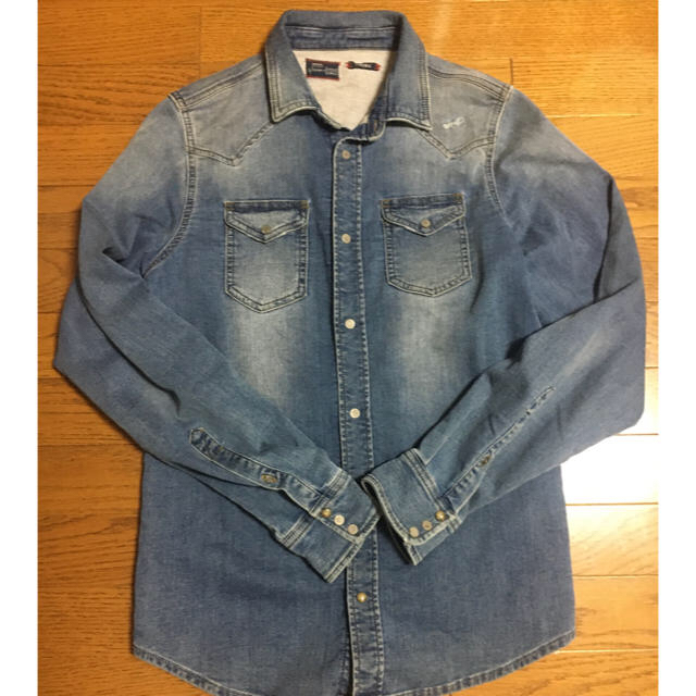 DIESEL(ディーゼル)のディーゼル　デニムシャツ　ダメージ加工 メンズのジャケット/アウター(Gジャン/デニムジャケット)の商品写真