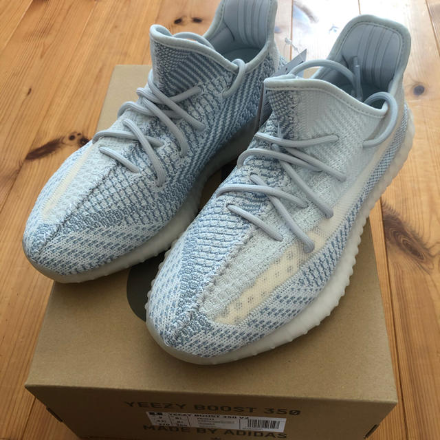 adidas(アディダス)の27㎝ Yeezy Boost 350V2 cloud white FW3043 メンズの靴/シューズ(スニーカー)の商品写真