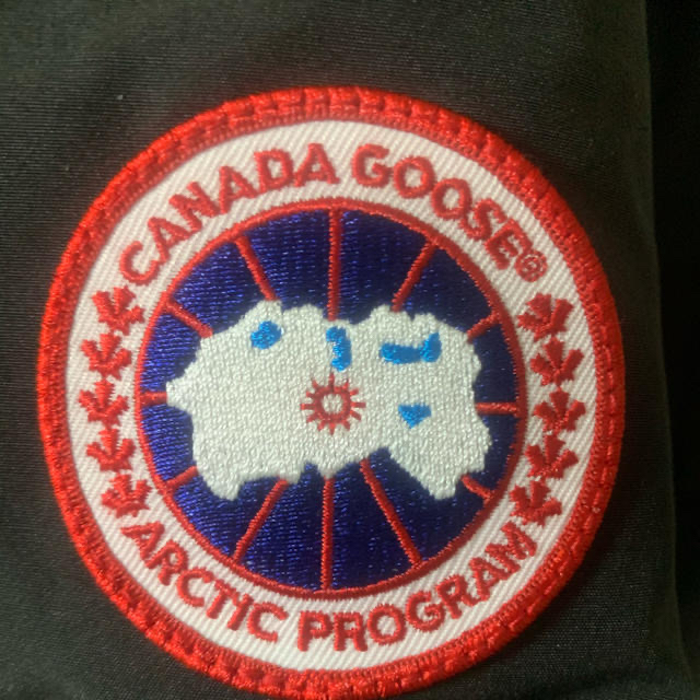 CANADA GOOSE(カナダグース)のカナダグース　マクミラン　BLACK 黒　XL   メンズのジャケット/アウター(ダウンジャケット)の商品写真