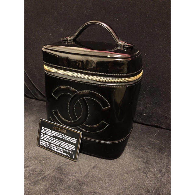 CHANEL(シャネル)の美品 シャネル バニティ ハンドバッグ ポーチ エナメル ココマーク 黒 レディースのバッグ(ハンドバッグ)の商品写真
