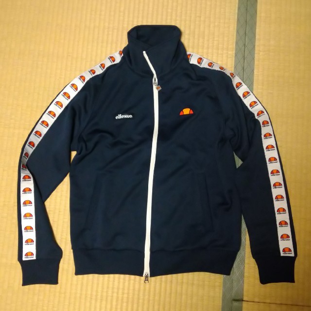 ellesse(エレッセ)のellesse（エレッセ）トレーニングジャージ上下　メンズ　Lサイズ　未使用 メンズのトップス(ジャージ)の商品写真