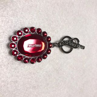 ミュウミュウ(miumiu)のMIUMIU★キーホルダー クリスタル ビジュー　5TM092(キーホルダー)