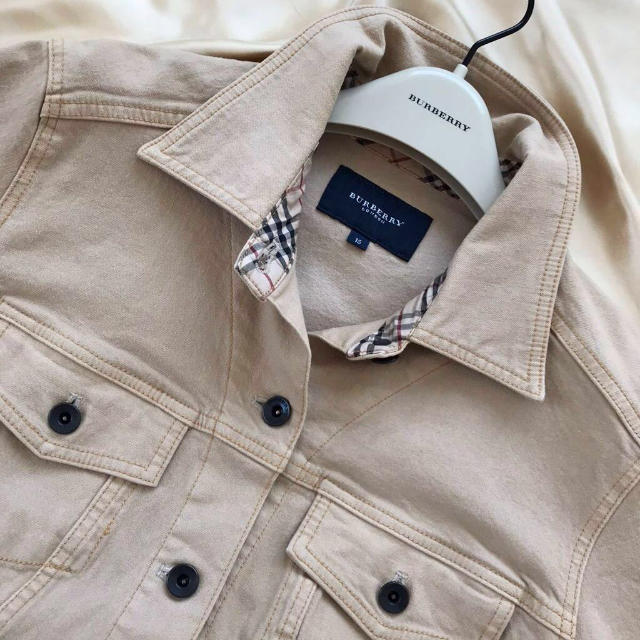 BURBERRY(バーバリー)のバーバリーロンドン◆大きいサイズ 15号♪ベージュデニムジャケット レディースのジャケット/アウター(Gジャン/デニムジャケット)の商品写真