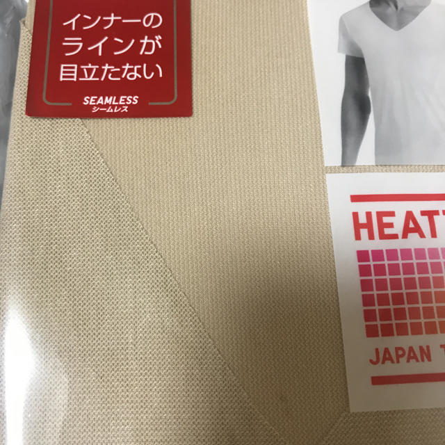 UNIQLO(ユニクロ)の新品２枚☆ L ヒートテック　Vネック メンズのトップス(Tシャツ/カットソー(半袖/袖なし))の商品写真