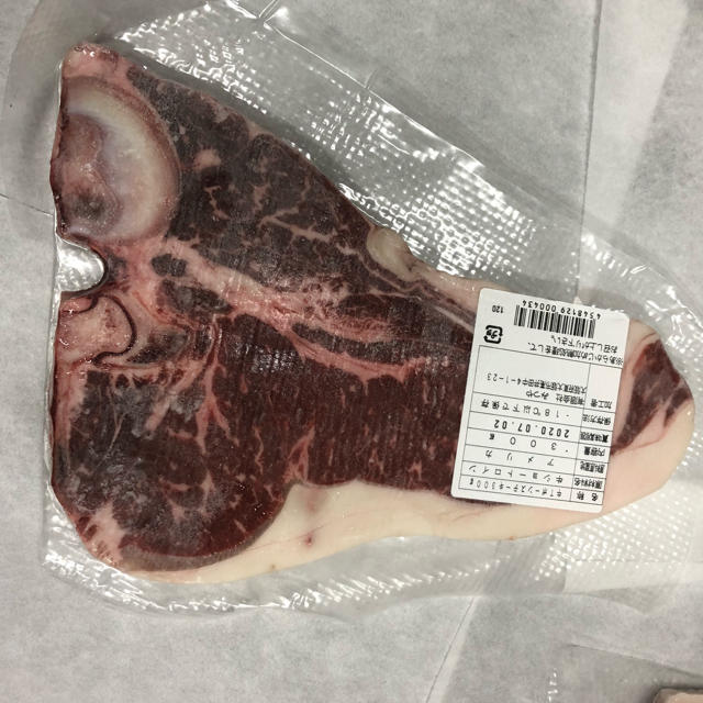 T-ボーンステーキ(3枚セット) 食品/飲料/酒の食品(肉)の商品写真