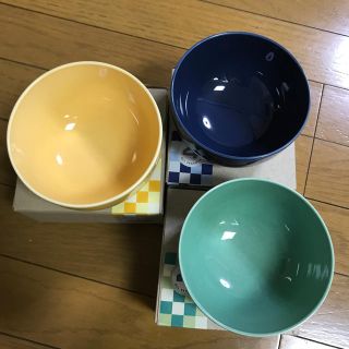 ロイヤルコペンハーゲン(ROYAL COPENHAGEN)の3色セット　シリアルボール(食器)