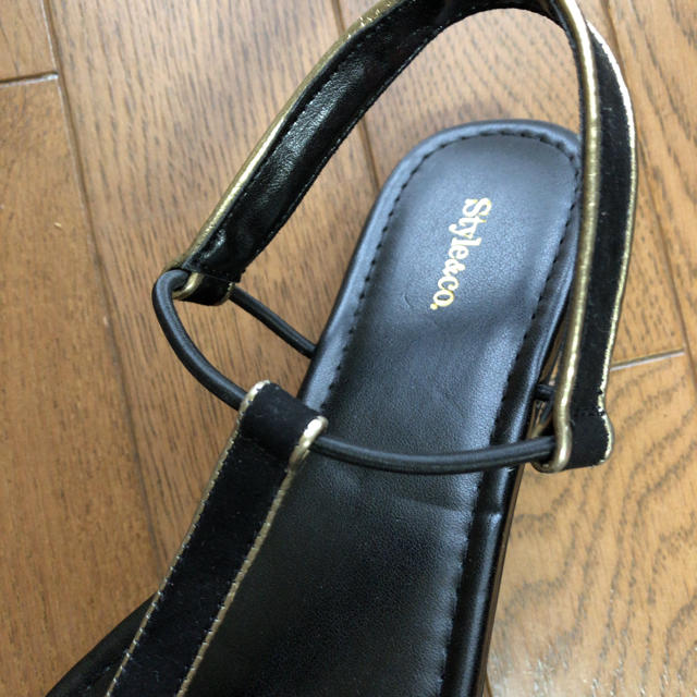 フラットサンダル   黒 36.5 レディースの靴/シューズ(サンダル)の商品写真