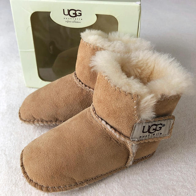 UGG(アグ)のUGG  ベビームートンブーツ キッズ/ベビー/マタニティのベビー靴/シューズ(~14cm)(ブーツ)の商品写真