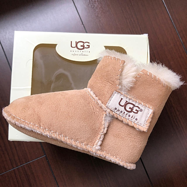 UGG(アグ)のUGG  ベビームートンブーツ キッズ/ベビー/マタニティのベビー靴/シューズ(~14cm)(ブーツ)の商品写真