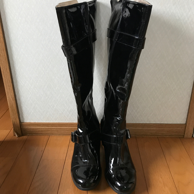 ブーツ エナメル風 黒の通販 by まーくんs shop｜ラクマ