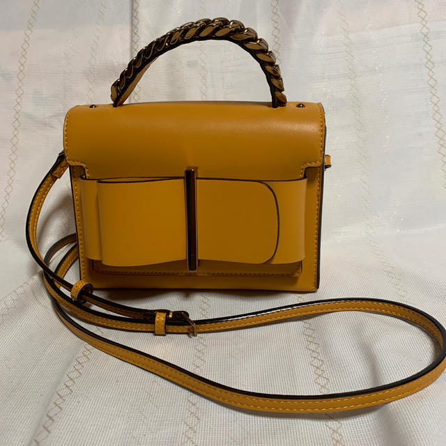 Charles and Keith(チャールズアンドキース)のCHARLES&KEITHショルダーバック レディースのバッグ(ショルダーバッグ)の商品写真