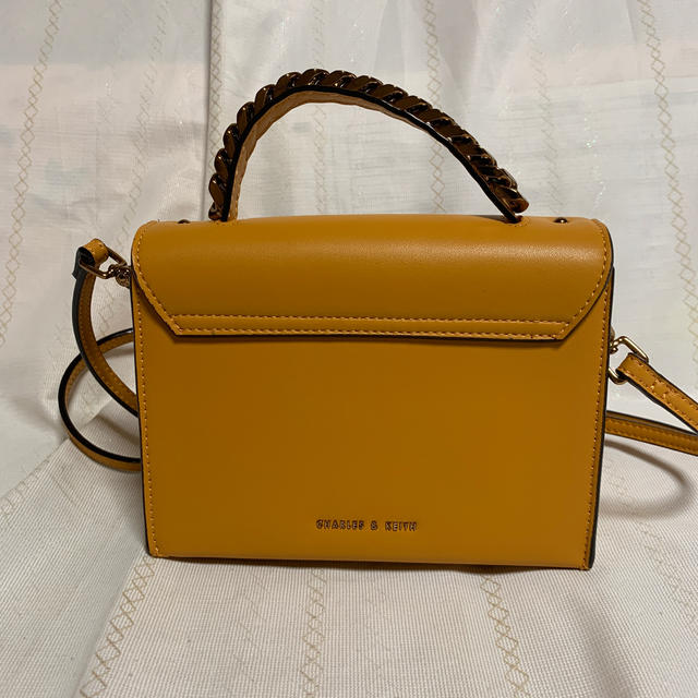 Charles and Keith(チャールズアンドキース)のCHARLES&KEITHショルダーバック レディースのバッグ(ショルダーバッグ)の商品写真