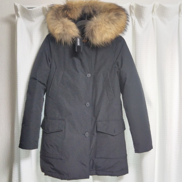 WOOLRICH(ウールリッチ)の★最終値下げ★ウールリッチ　アークティックパーカ　ブラック　XS　美品  レディースのジャケット/アウター(ダウンコート)の商品写真