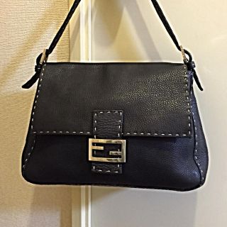 フェンディ(FENDI)のFENDI✨セレリアショルダーバック(ショルダーバッグ)