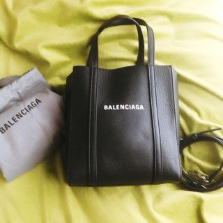 バレンシアガバッグ(BALENCIAGA BAG)の新品・未使用　バレンシアガ エブリデイ トート XXS　ブラック(ショルダーバッグ)