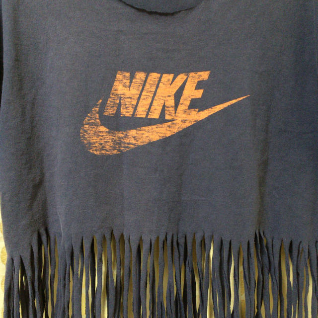 NIKE(ナイキ)のNIKEフリンジTシャツ レディースのトップス(Tシャツ(半袖/袖なし))の商品写真