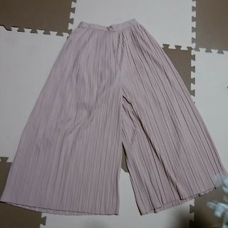 ジーユー(GU)のピンク＆ネイビー　ガウチョプリーツスカート2枚組(カジュアルパンツ)