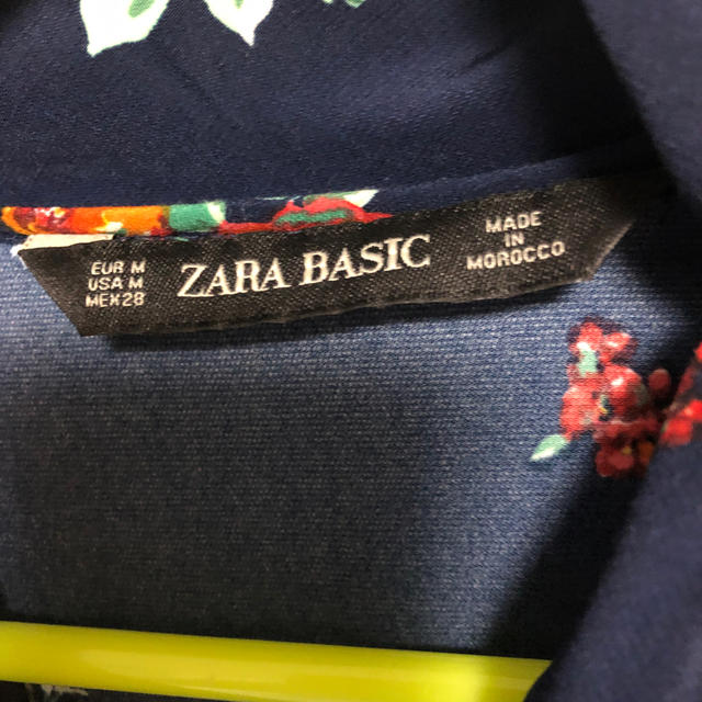 ZARA(ザラ)の花柄シャツ レディースのトップス(シャツ/ブラウス(長袖/七分))の商品写真