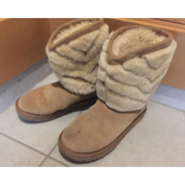 UGG(アグ)のアグ2018年ハワイアラモアナ購入 レディースの靴/シューズ(ブーツ)の商品写真