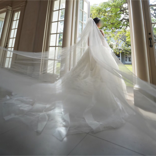 Vera Wang(ヴェラウォン)の専用　VERAWANG BRIDE 三段ベール  ハンドメイドのウェディング(ヘッドドレス/ドレス)の商品写真