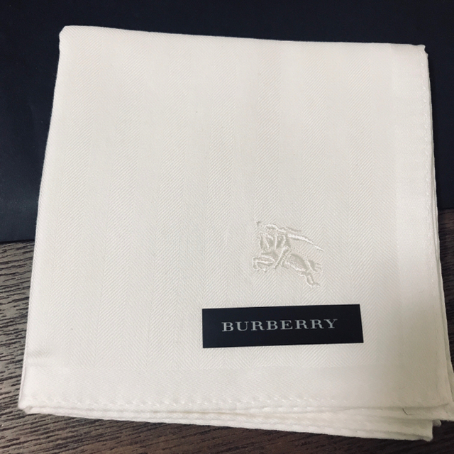 BURBERRY(バーバリー)の◆新品未使用◆バーバリーBurberryホースマーク刺繍ハンカチーフ◆ホワイト白 レディースのファッション小物(ハンカチ)の商品写真