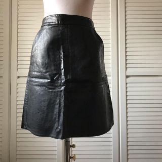 ザラ(ZARA)のZARA BASIC フェイクレザー　黒　台形スカート　スカート(ひざ丈スカート)