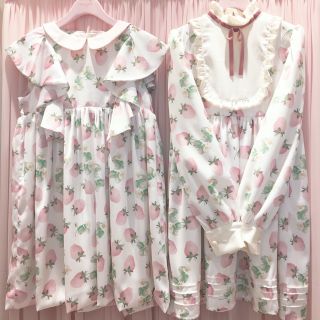 Katie - Rosemarie seoir いちご柄ワンピース の通販 by mimi's shop