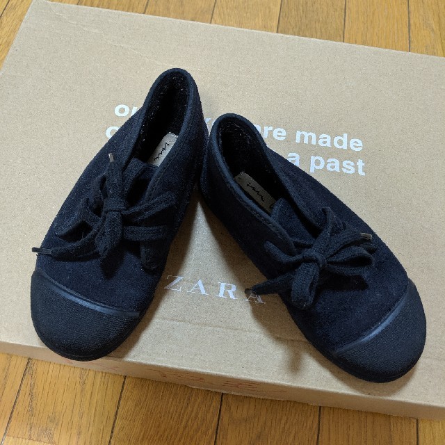 ZARA KIDS(ザラキッズ)の裏地付きレザーハイカットスニーカー　17 キッズ/ベビー/マタニティのキッズ靴/シューズ(15cm~)(スニーカー)の商品写真