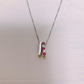 スワロフスキー(SWAROVSKI)のELLE ピンクダイアモンド　ネックレス　(ネックレス)