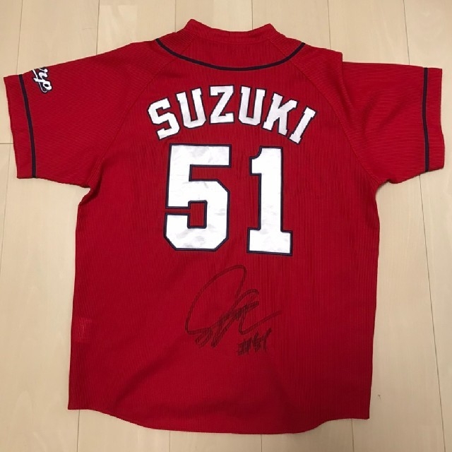 美品!野球 広島東洋カープ ユニフォーム 鈴木誠也 サイン入り