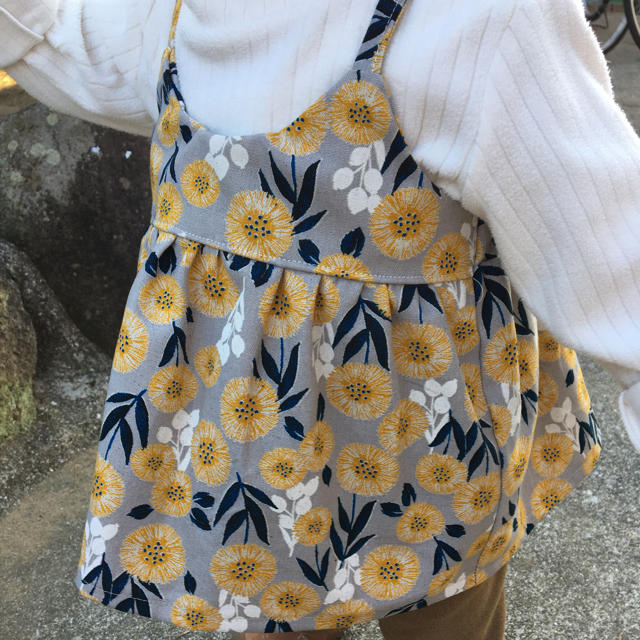 まんまるおはなビスチェ キッズ/ベビー/マタニティのベビー服(~85cm)(タンクトップ/キャミソール)の商品写真