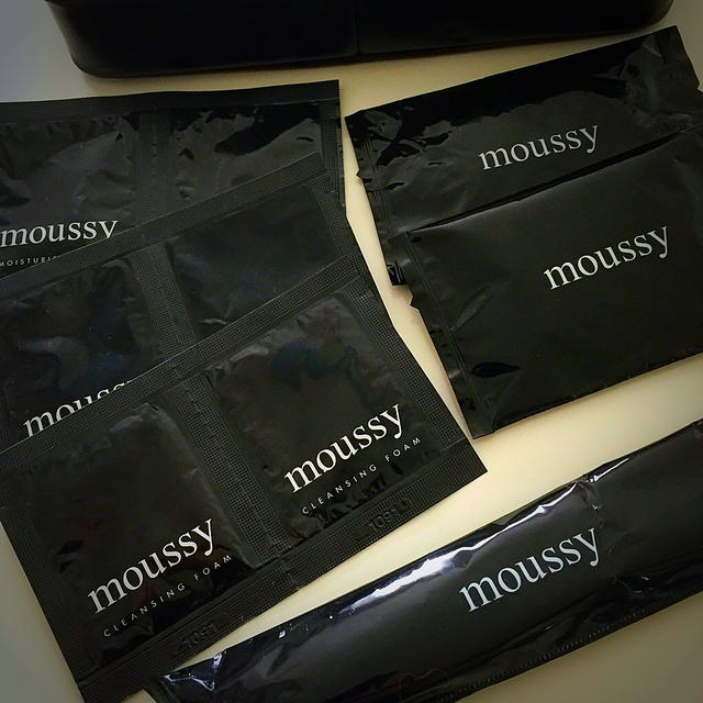 moussy(マウジー)のマウジー☆化粧ポーチ付き お泊りセット コスメ/美容のスキンケア/基礎化粧品(その他)の商品写真