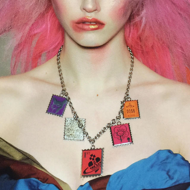 Vivienne Westwood(ヴィヴィアンウエストウッド)のVivienne Westwood 五連スタンプネックレス レディースのアクセサリー(ネックレス)の商品写真