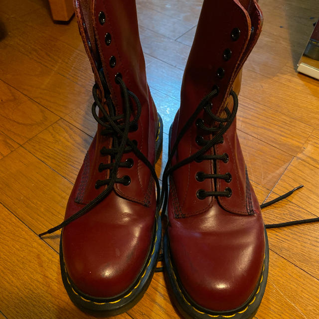 Dr.Martens - ドクターマーチン 10ホール チェリーレッドの通販 by vivi's shop｜ドクターマーチンならラクマ