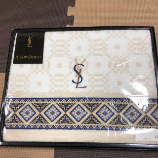 イヴサンローランボーテ(Yves Saint Laurent Beaute)の新品　イヴサンローラン  バスタオル(タオル/バス用品)