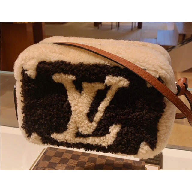 LOUIS VUITTON(ルイヴィトン)の激レア♡ルイヴィトン♡入手困難♡teddyビーチ・ポーチ♡ レディースのバッグ(ハンドバッグ)の商品写真