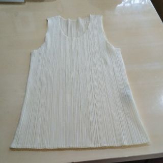 プリーツプリーズイッセイミヤケ(PLEATS PLEASE ISSEY MIYAKE)のキャミソール　PLEATS PLESE　値下げ(シャツ/ブラウス(半袖/袖なし))