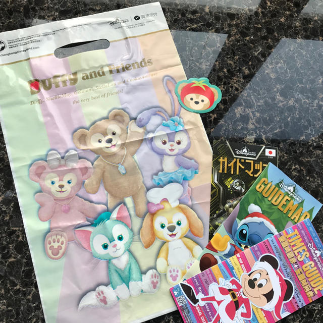 香港ディズニー限定！KIDS用ダッフィーのふわもこパーカー⭐️おまけ付き！