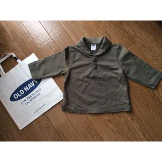 オールドネイビー(Old Navy)のオールドネイビーOLDNAVYカーキ★上品襟付き長袖カットソー緑6-12m男の子(シャツ/カットソー)