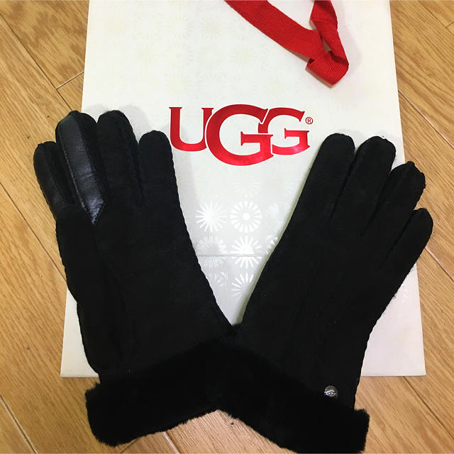 UGG(アグ)のUGG 手袋　新品未使用 レディースのファッション小物(手袋)の商品写真